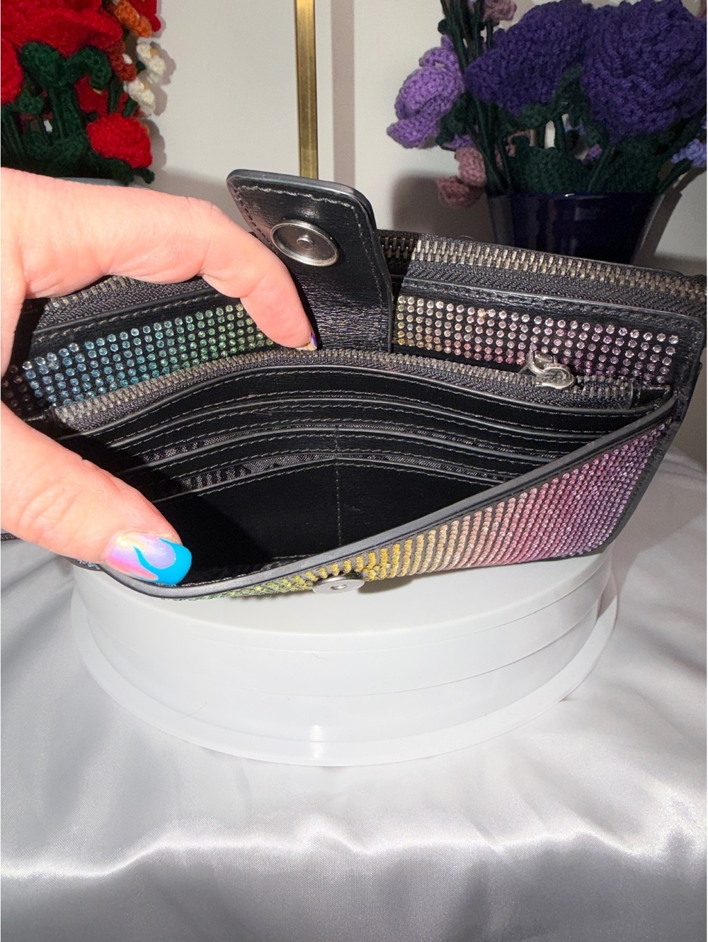 Kurt Geiger London Shoreditch Crystal Crossbody Bag EUC - Picture 9 of 10
